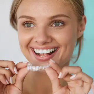 /img/25035-bright-smile.webp