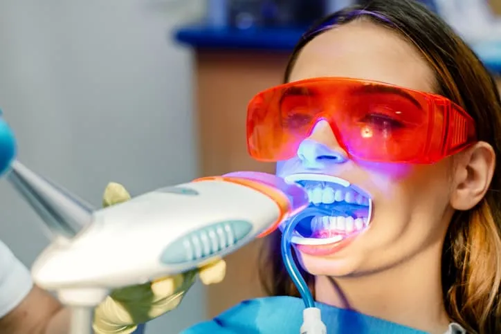 /img/25091-consult-dentist.webp
