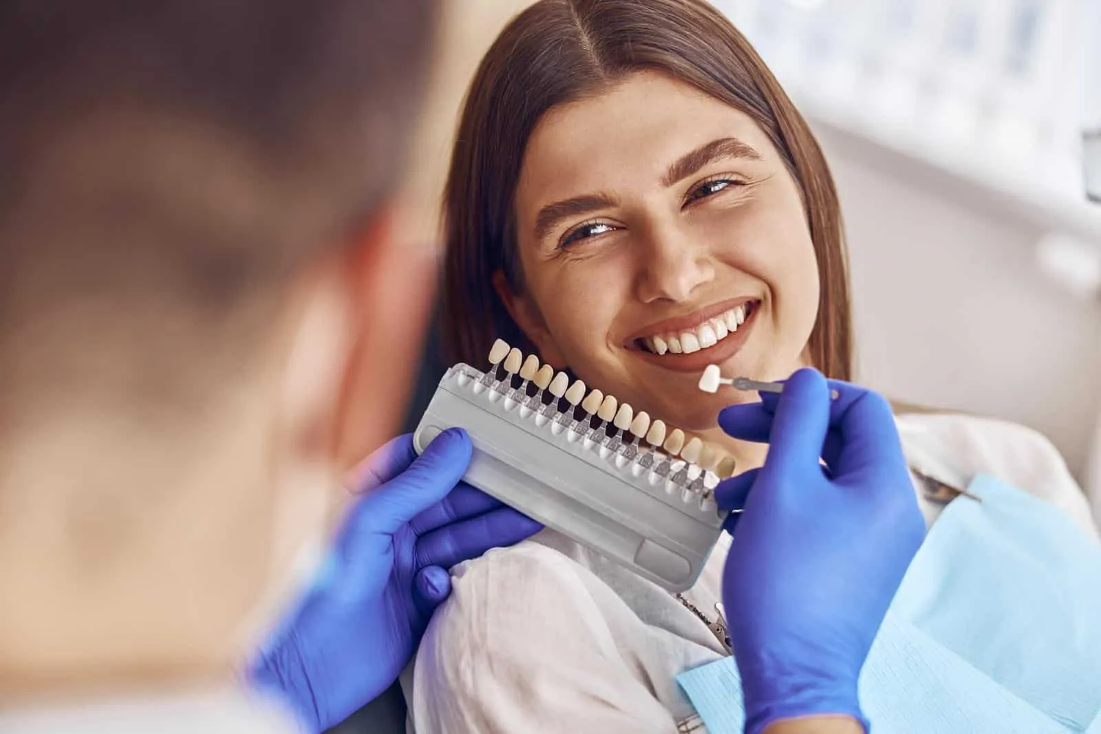 /img/25103-dentist-consultation.webp