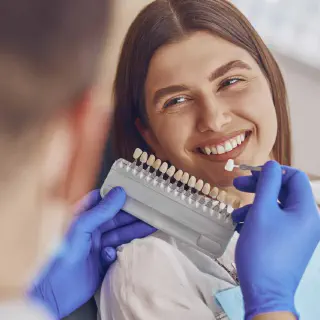 /img/25103-dentist-consultation.webp