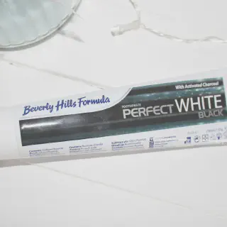 /img/25119-teeth-whitening-long-lasting.webp