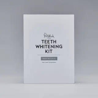 /img/25153-choosing-teeth-whitening-kit.webp