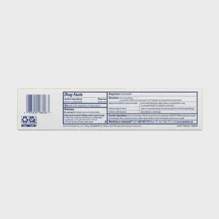 /img/25171-flossing-teeth.webp