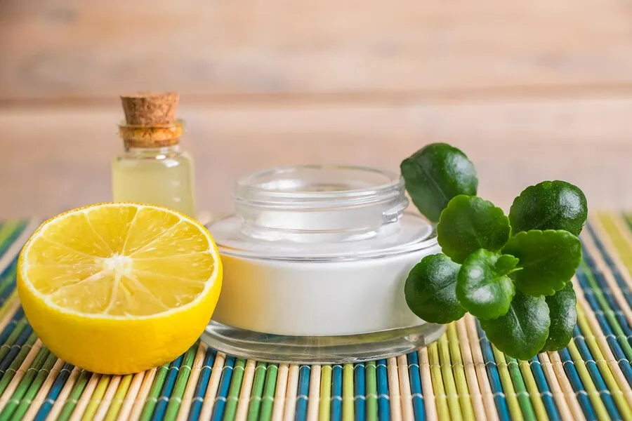 25228 lemon honey mask
