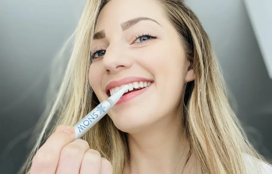 25231 whitened smile