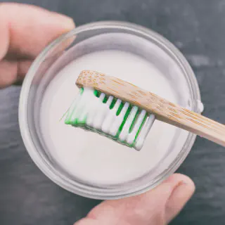 /img/25255-professional-teeth-whitening.webp