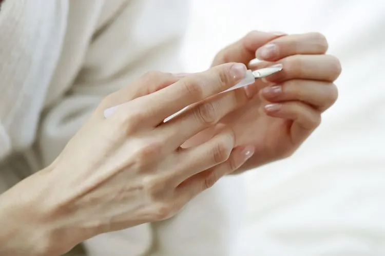 25272 cuticle whitening moisturizing