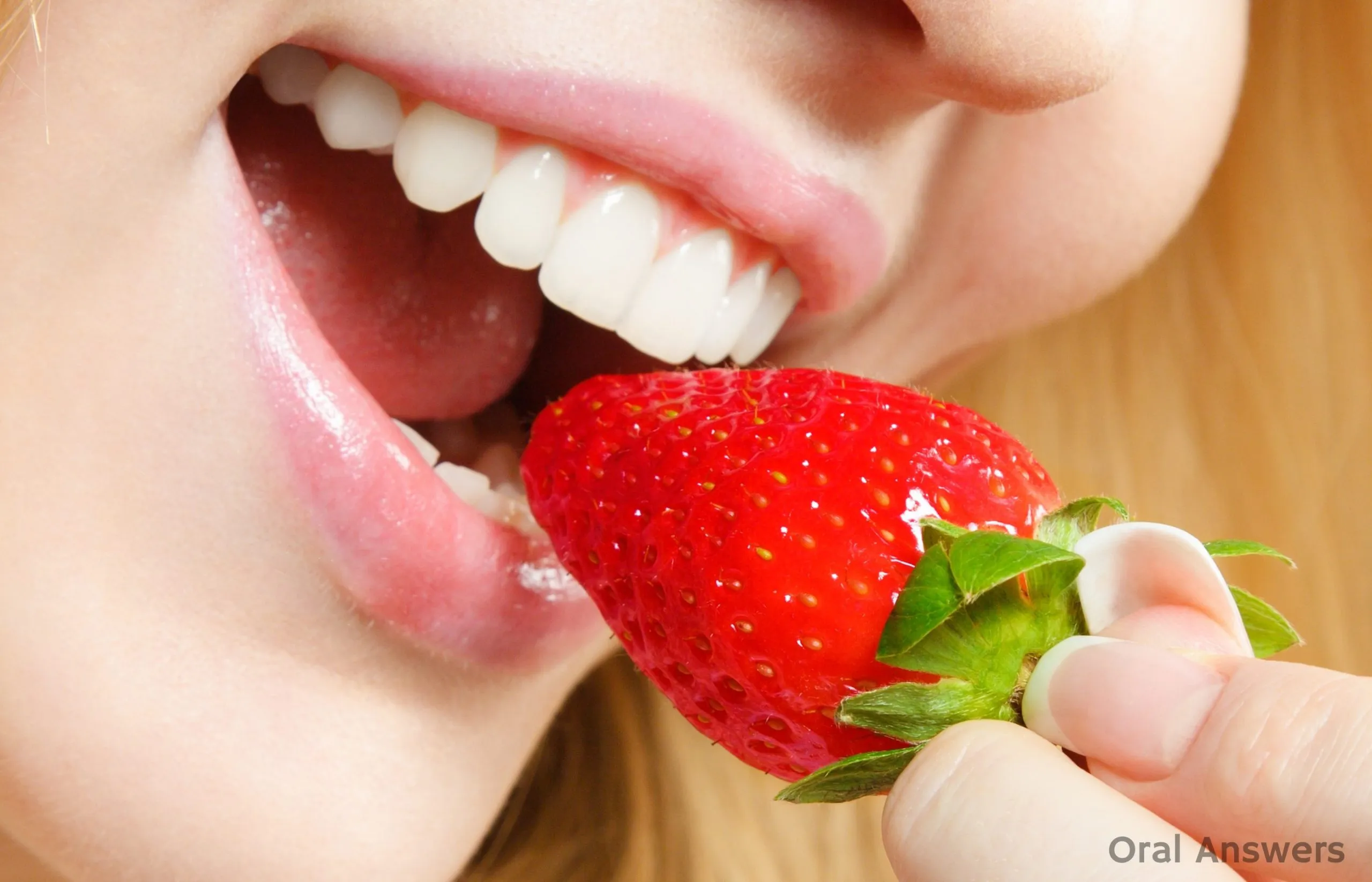 25298 strawberry teeth whitening image4